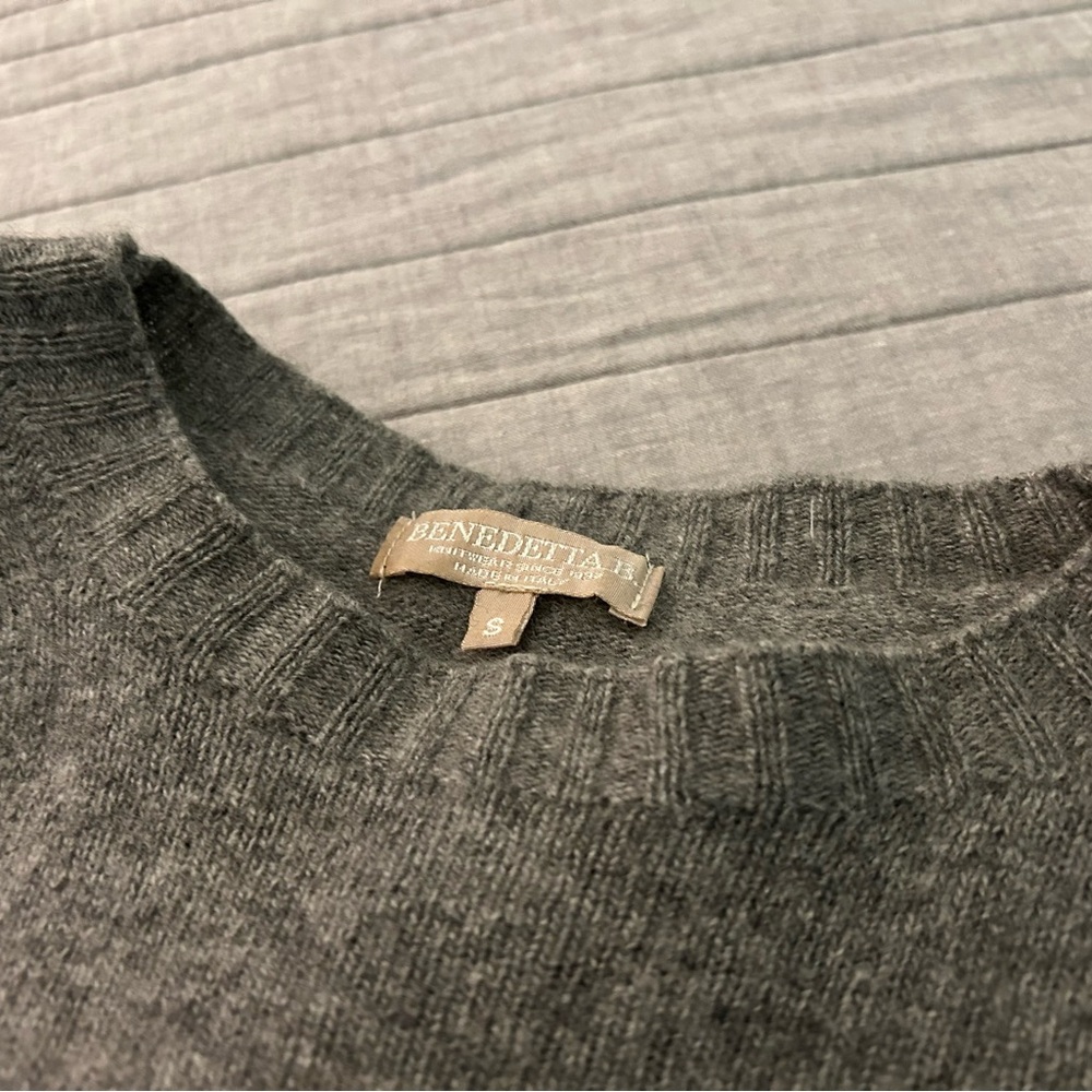 Women's Gray Crew Neck Sweater